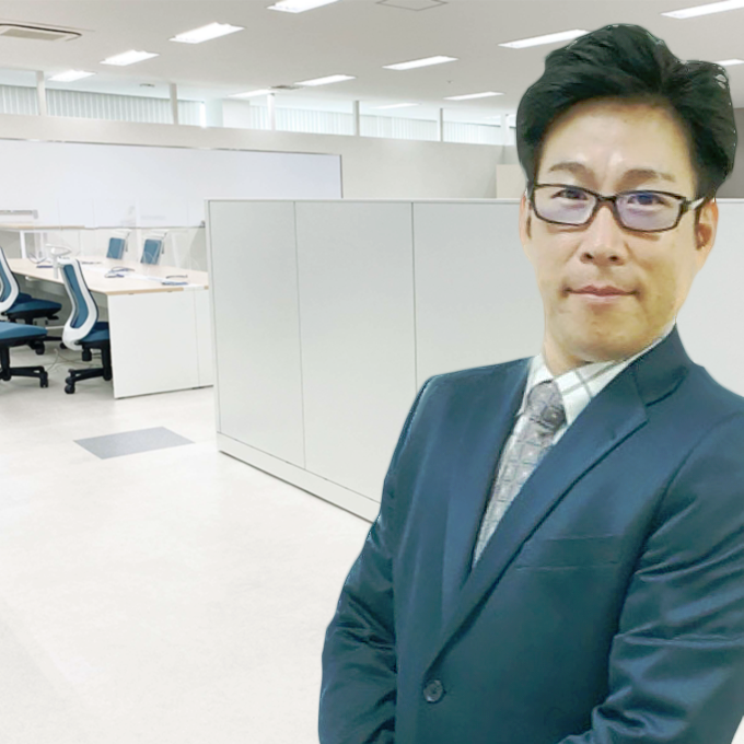 オフィスでの末廣代表